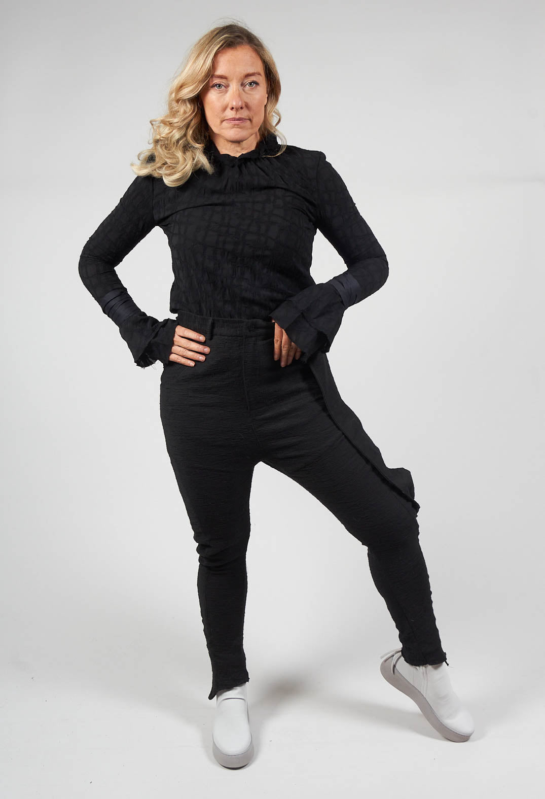 Hals Blouse in Black