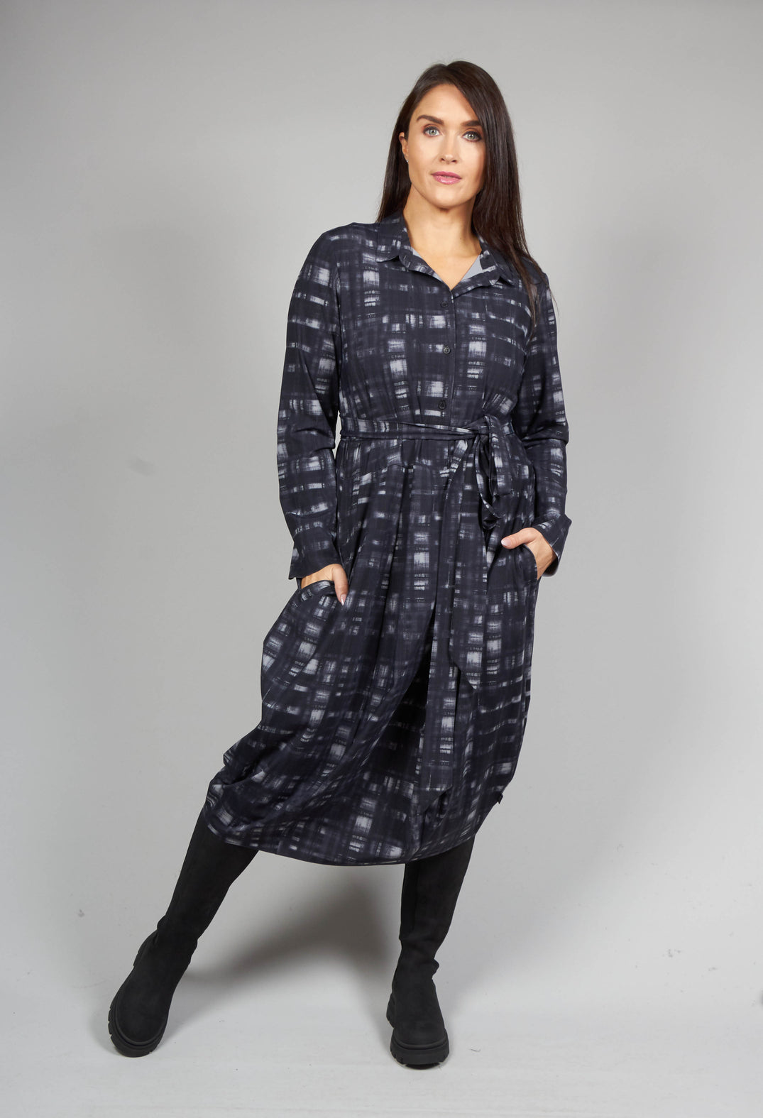 Jusan Dress in Black and Grey