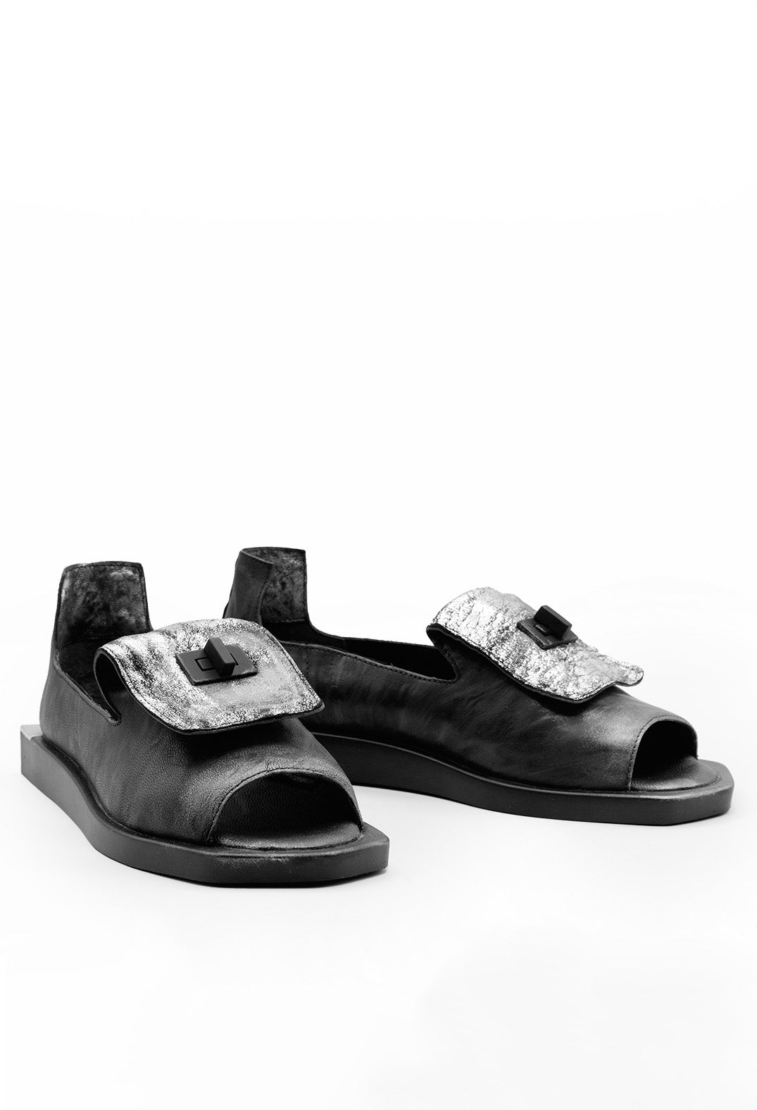 Open Toe Anwen Shoe in Black