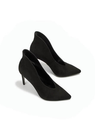 Suede Boot Style Heels in Schwarz