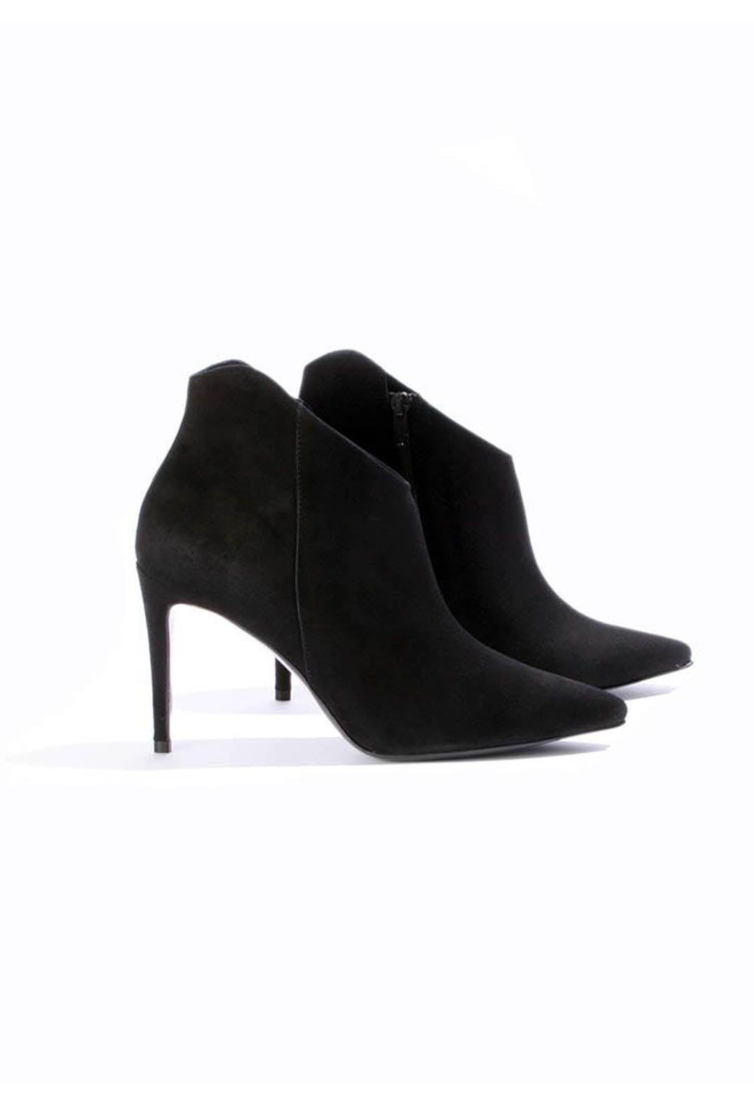Heeled Suede Ankle Boot with Zip in Schwarz