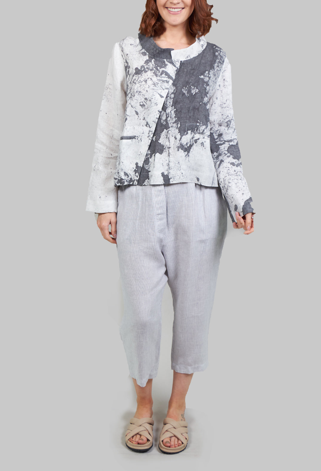 Cropped Trousers with Elasticated Waistband in Light Grey Stripe