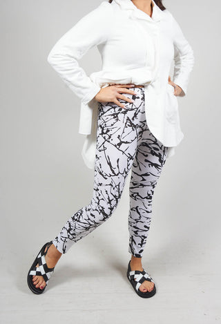 Ankle Cropped Leggings in White with Black Print