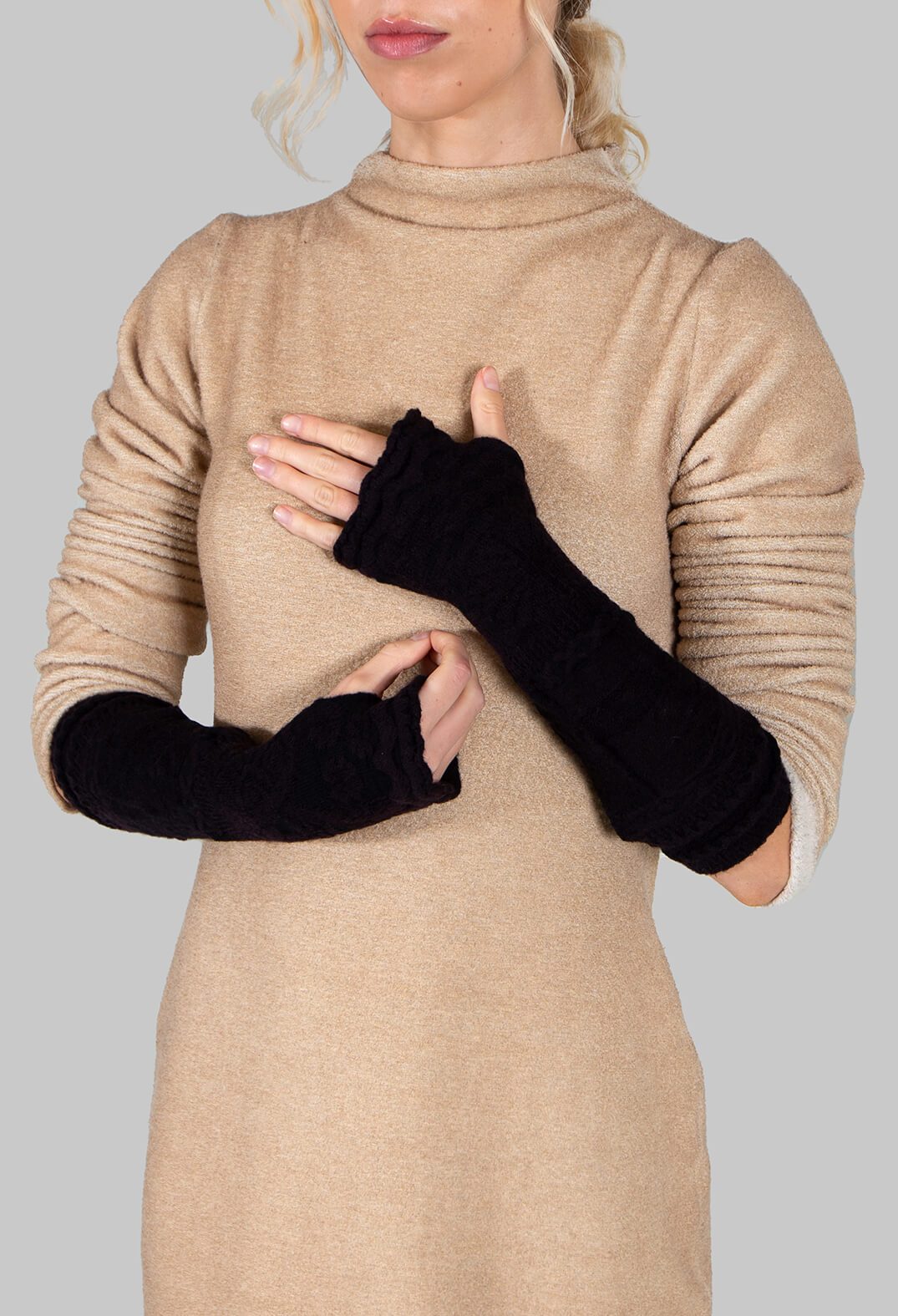 Aztec Armwarmer in Black