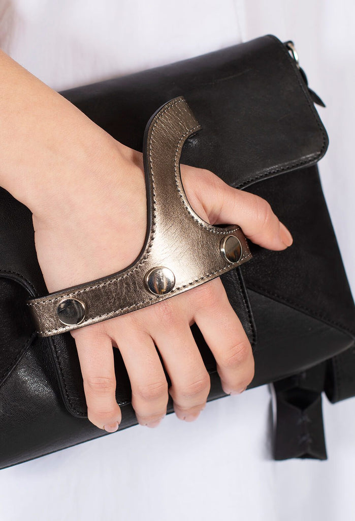 Clutch Bag with Metallic Handle in Nero