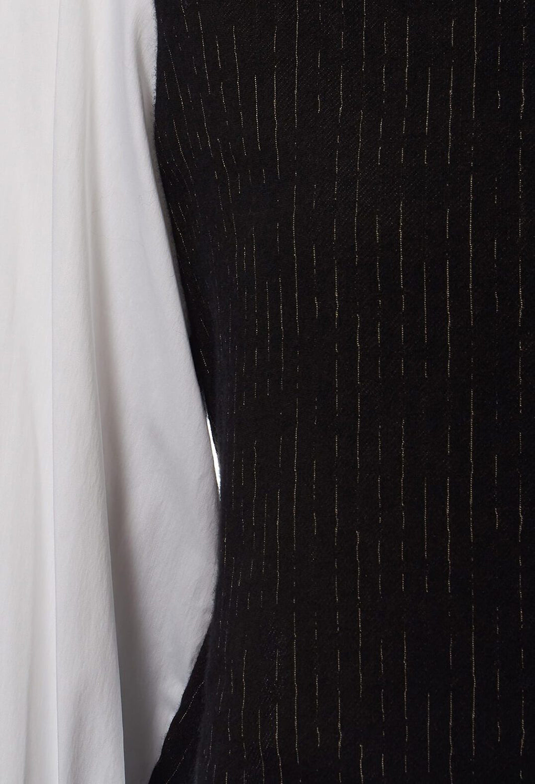 Contrast Top in Orpimento Black