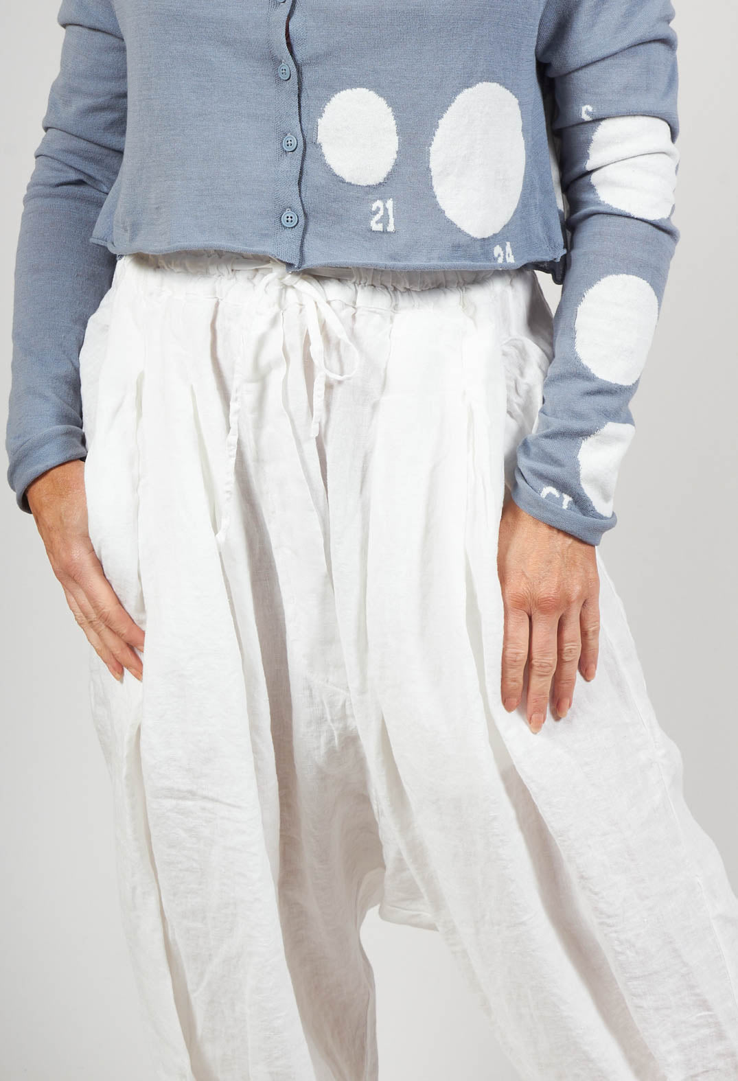 Cropped Linen Trousers in Off White