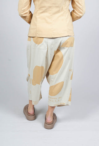 Cropped Trousers in Corn Print