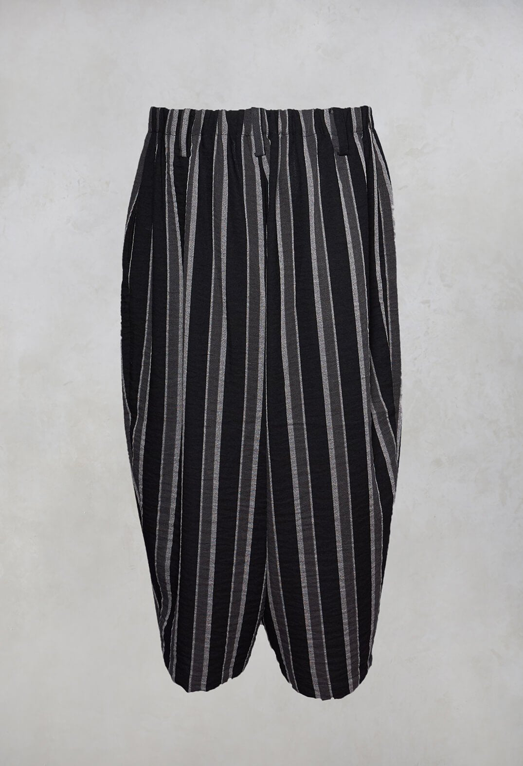 Cropped Trousers in Grey