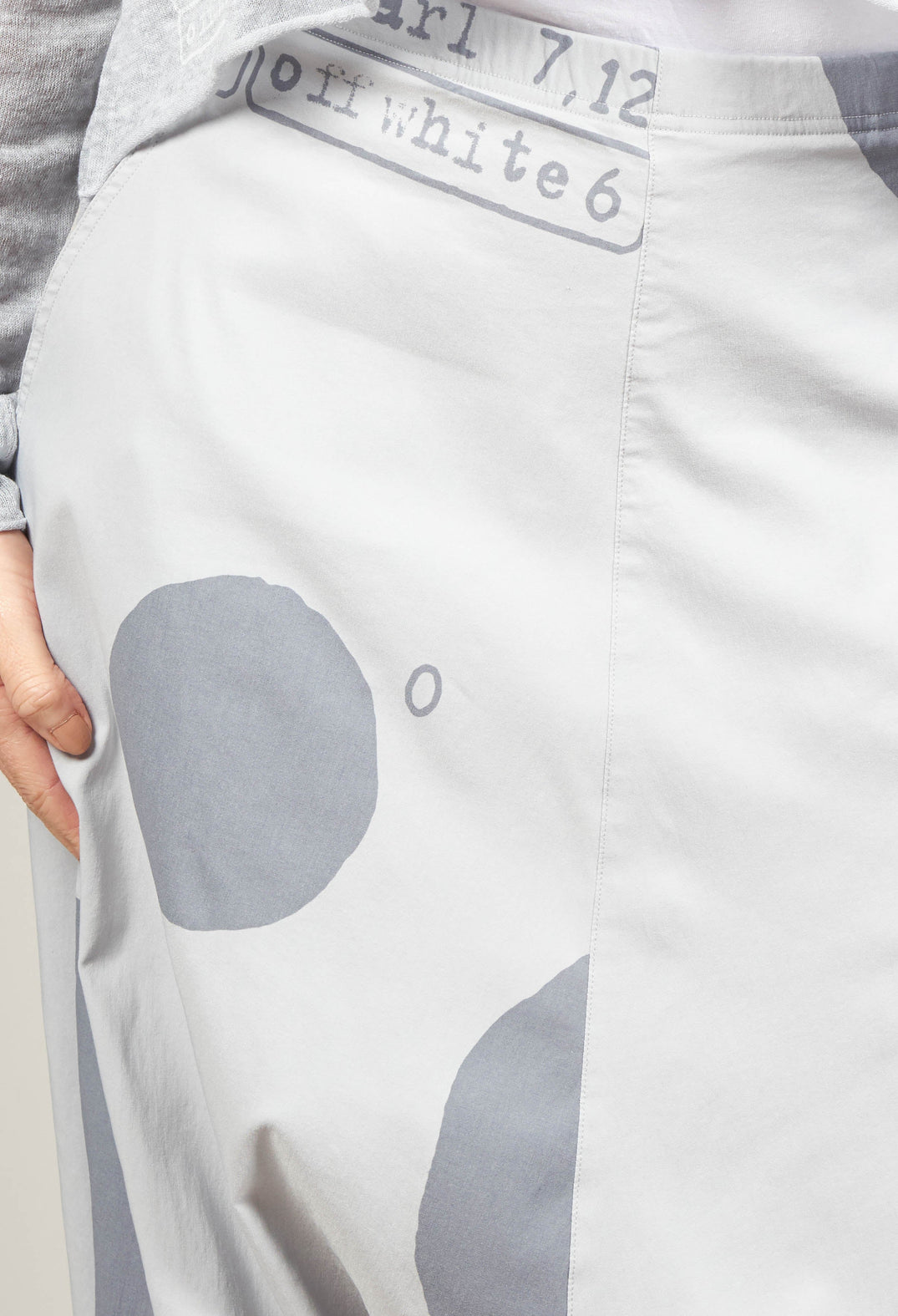 Cropped Trousers in Water Print