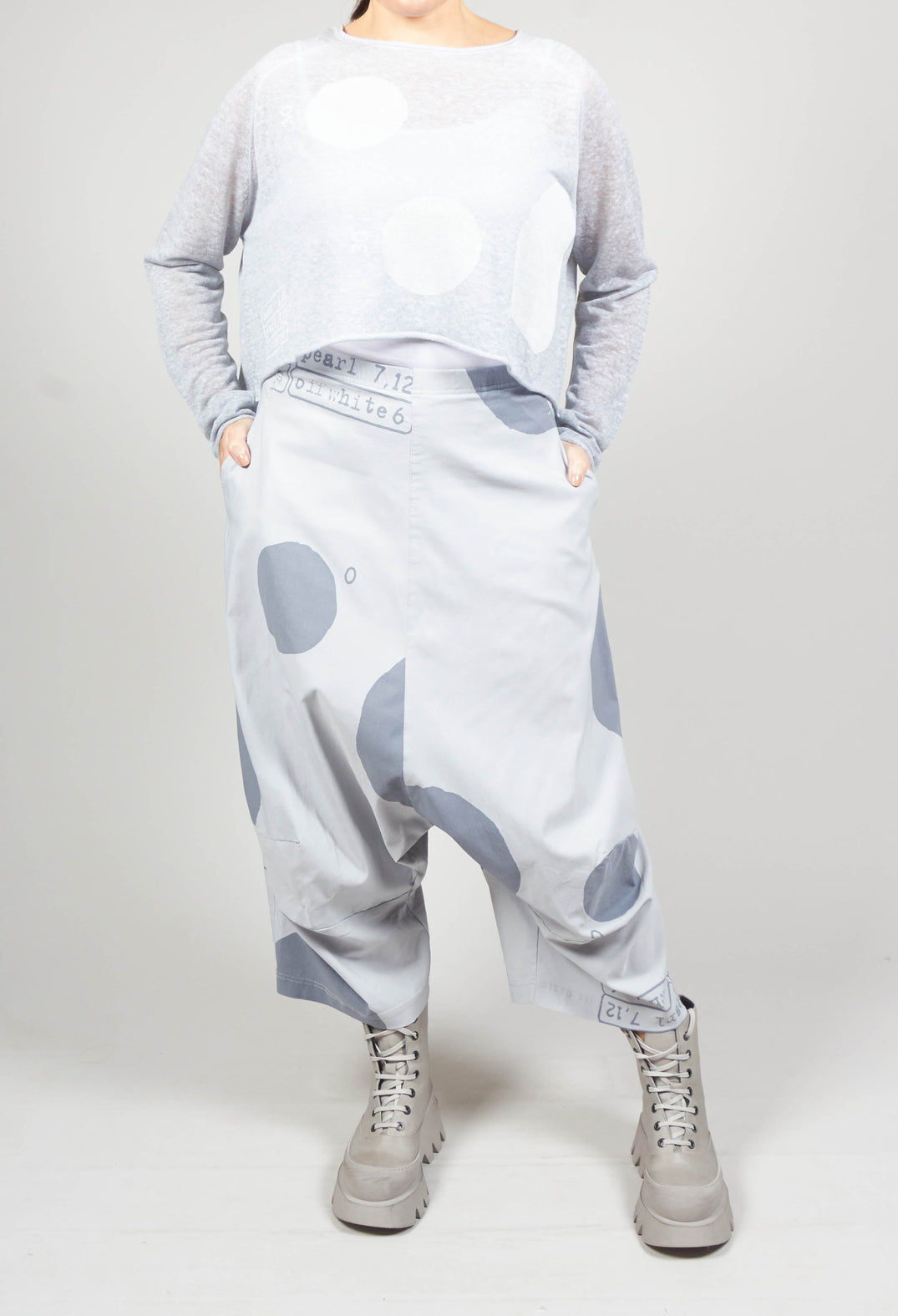 Cropped Trousers in Water Print