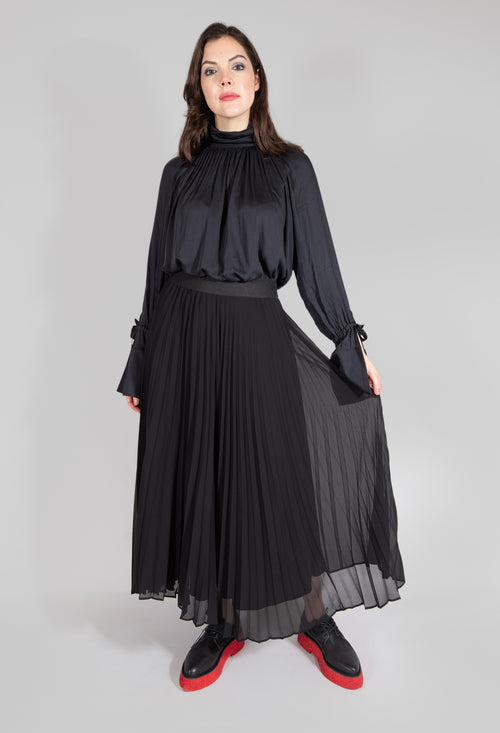 Pleated Skirt in Black