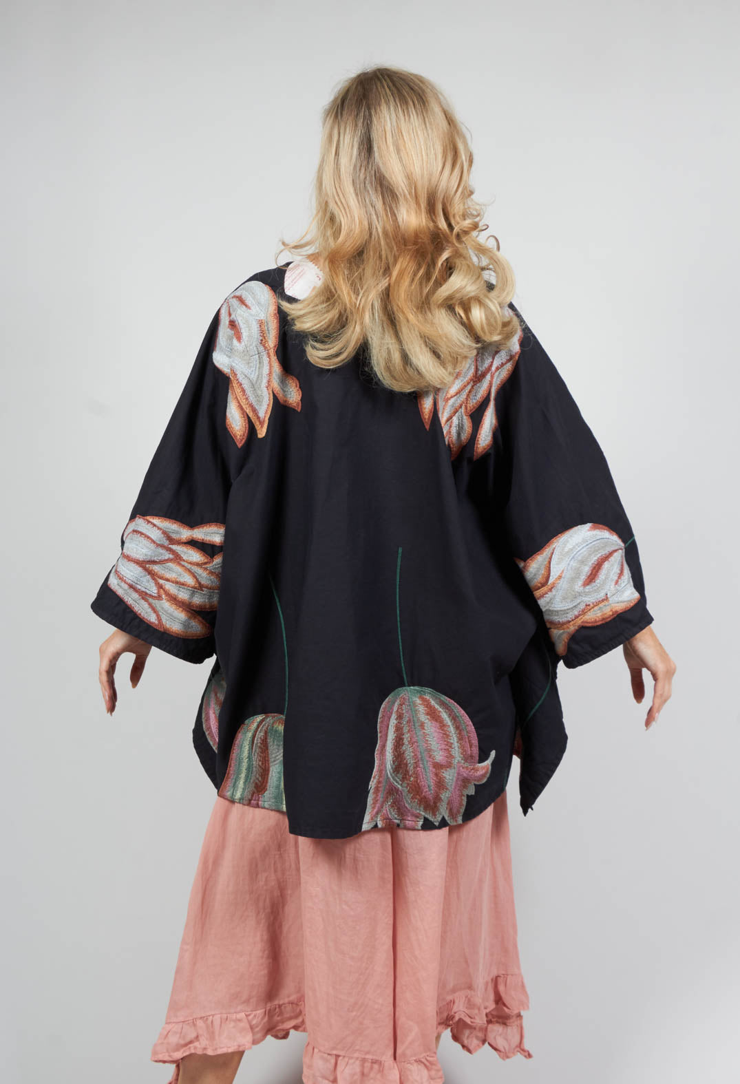 Daisiste Tunic in Kaviar Black