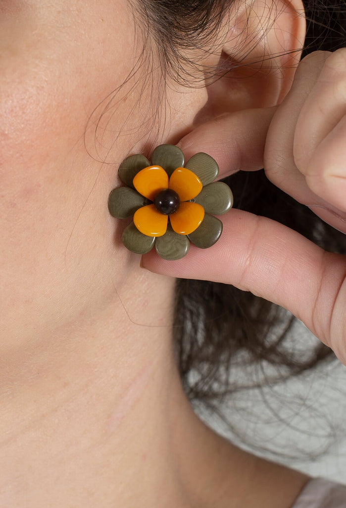 Flower Earrings in Trio Olive