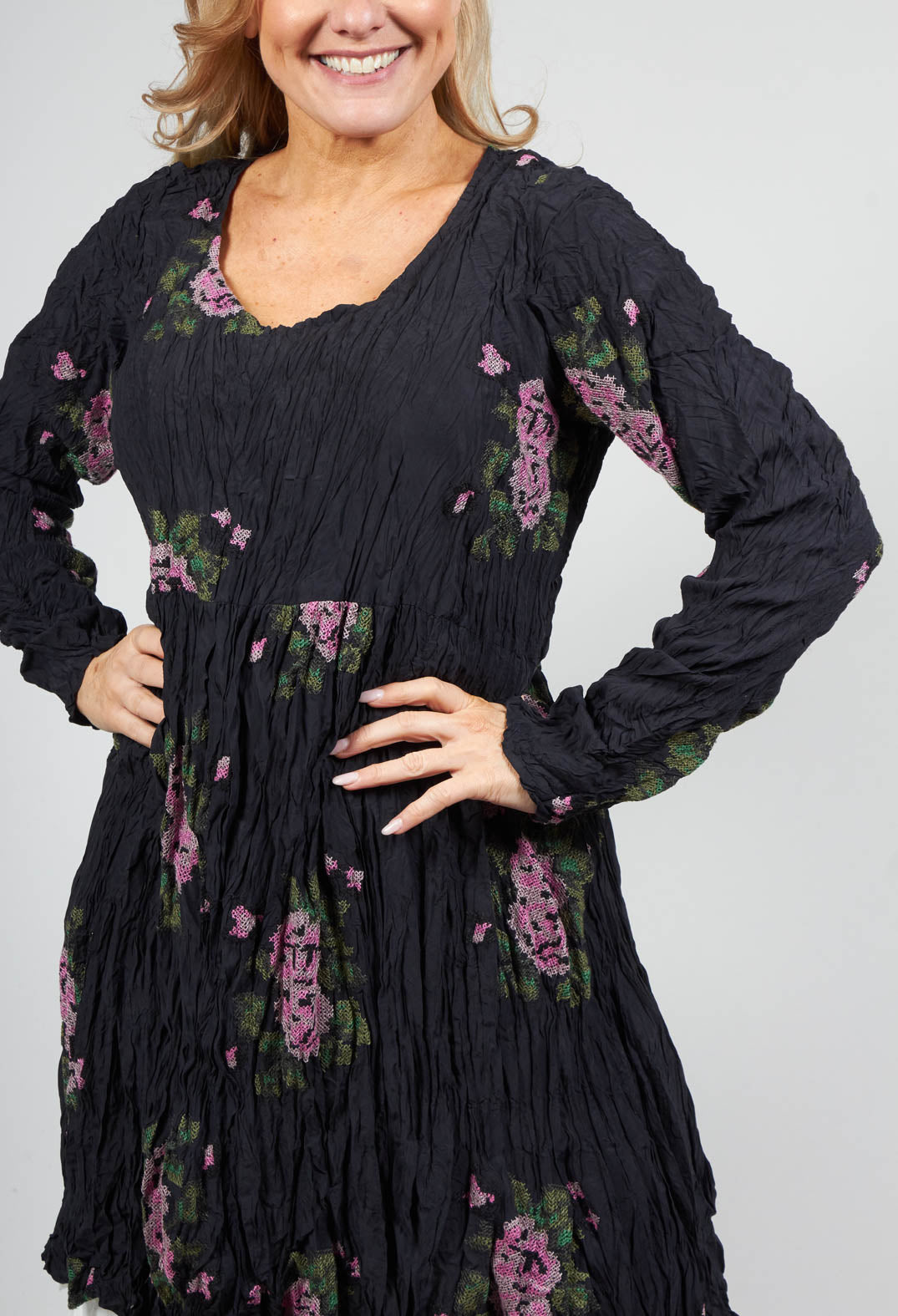 Gebardelarve Dress in Kaviar Black