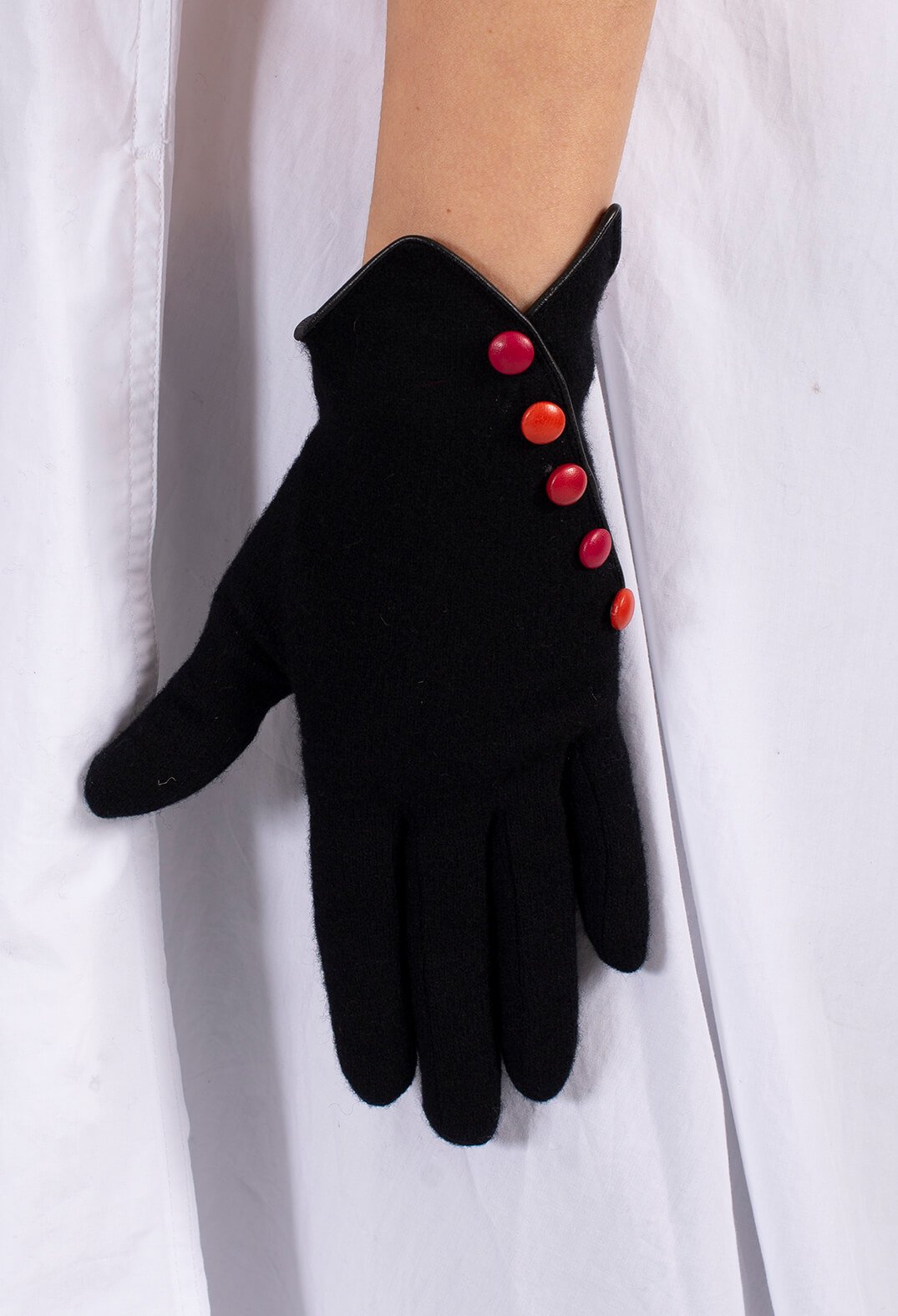 Gloves in Black/Red