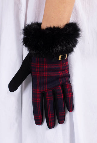 Gloves in Black/Red