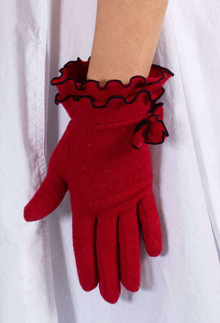 Gloves in Red/Black