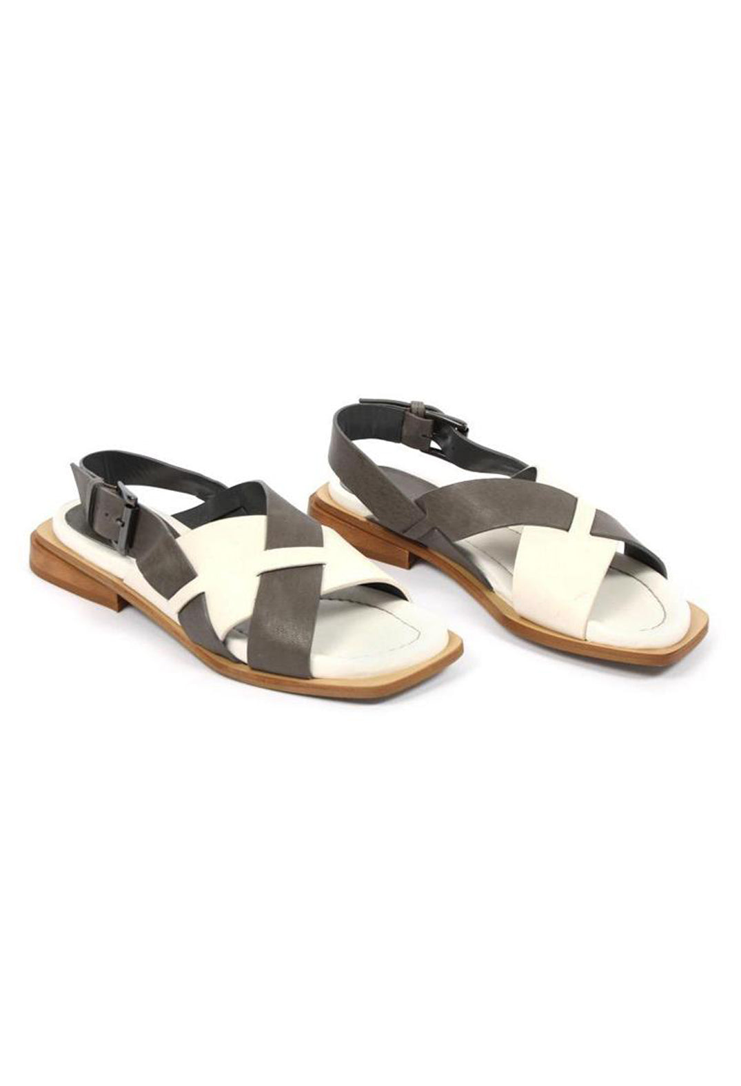 Contrasting Cross Over Sandals in Latte/Piombo