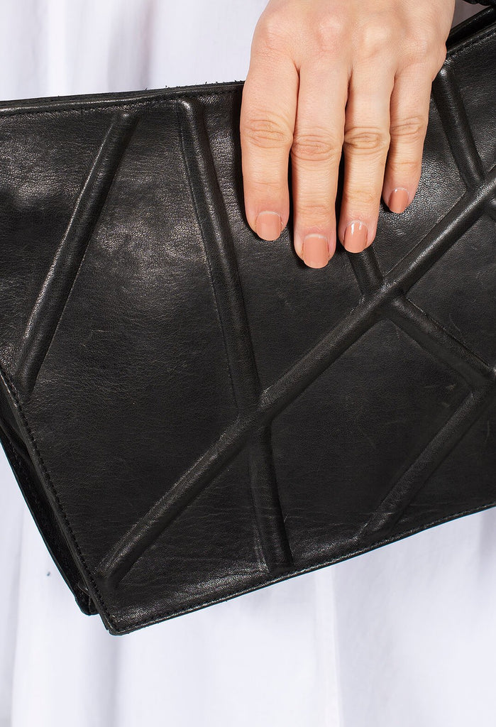 Large Leather Clutch Bag in Nero
