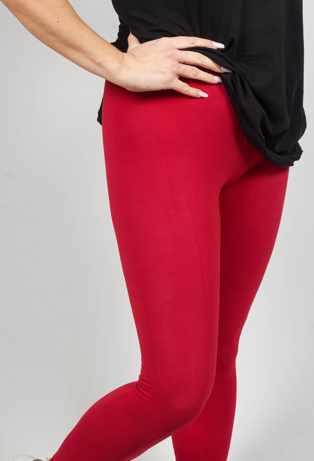 elasticated waist leggings in red
