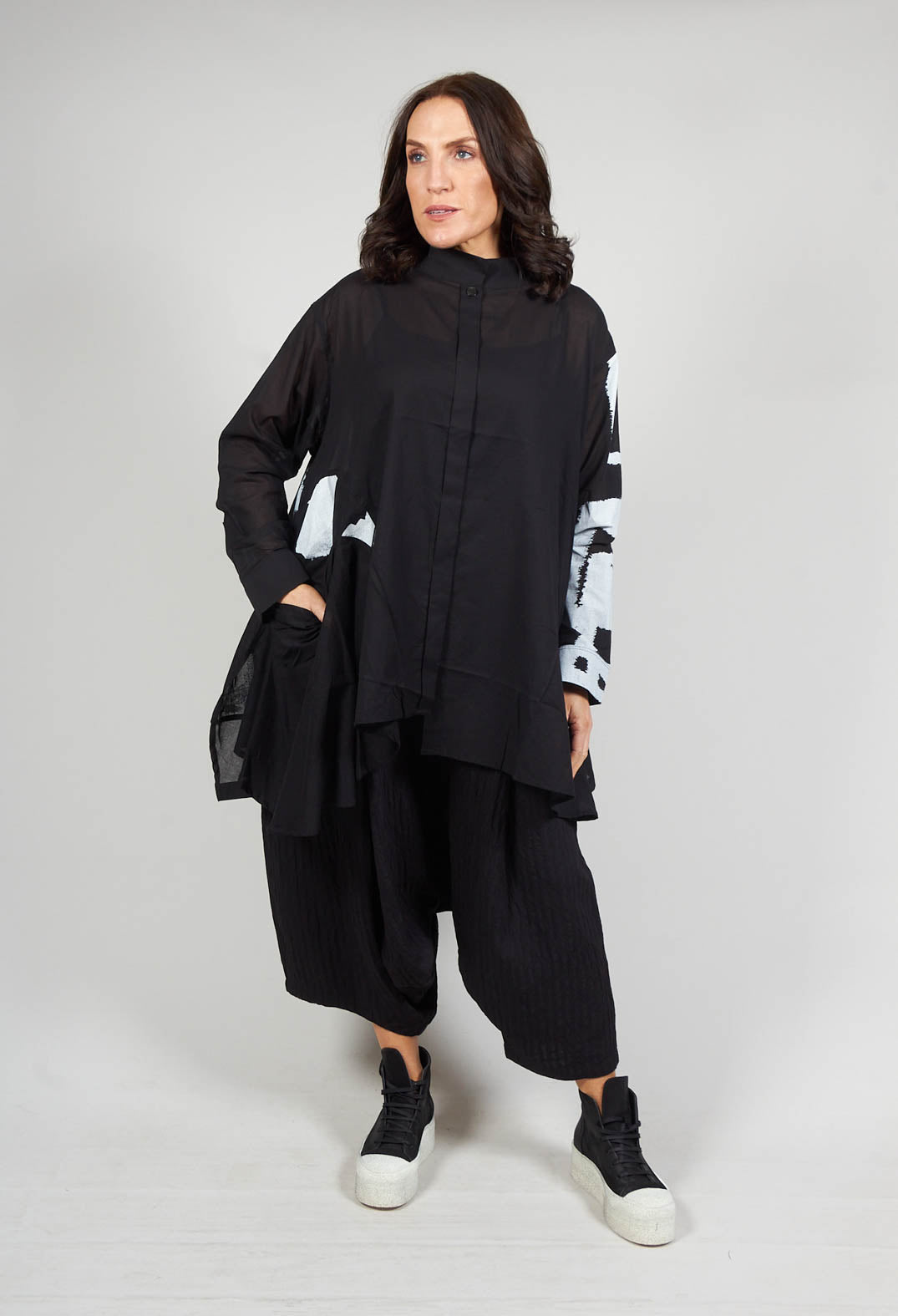 Lightweight A-Line Shirt in Black