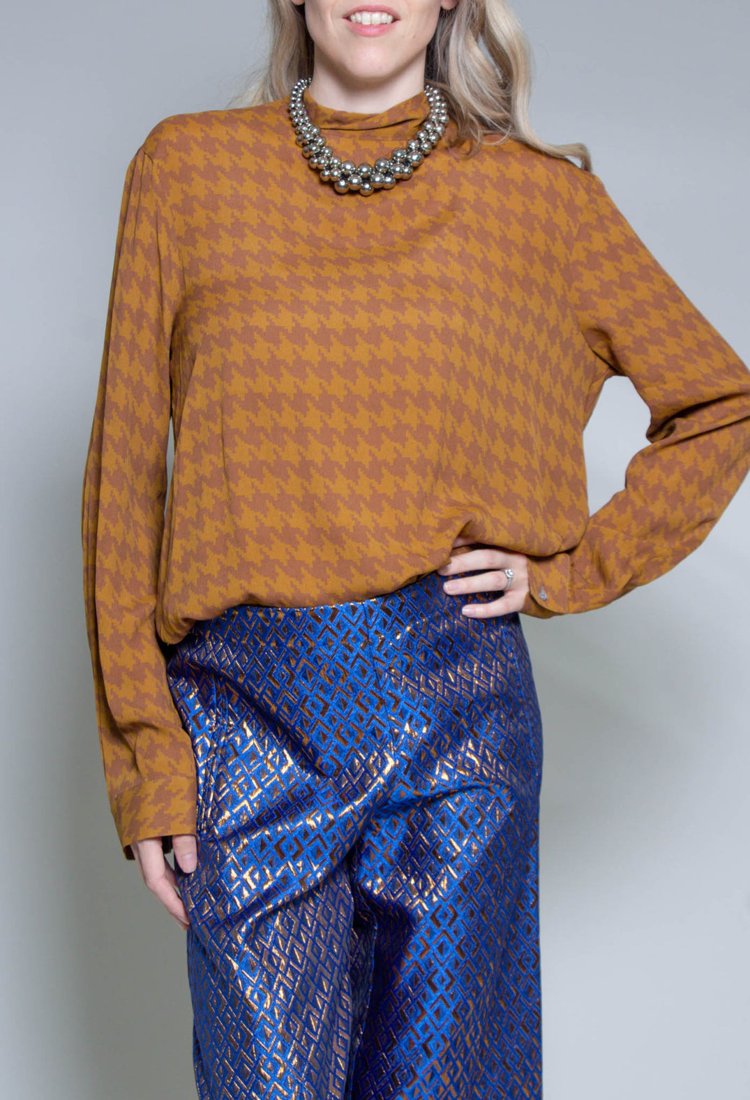 Dogtooth Blouse in Gold