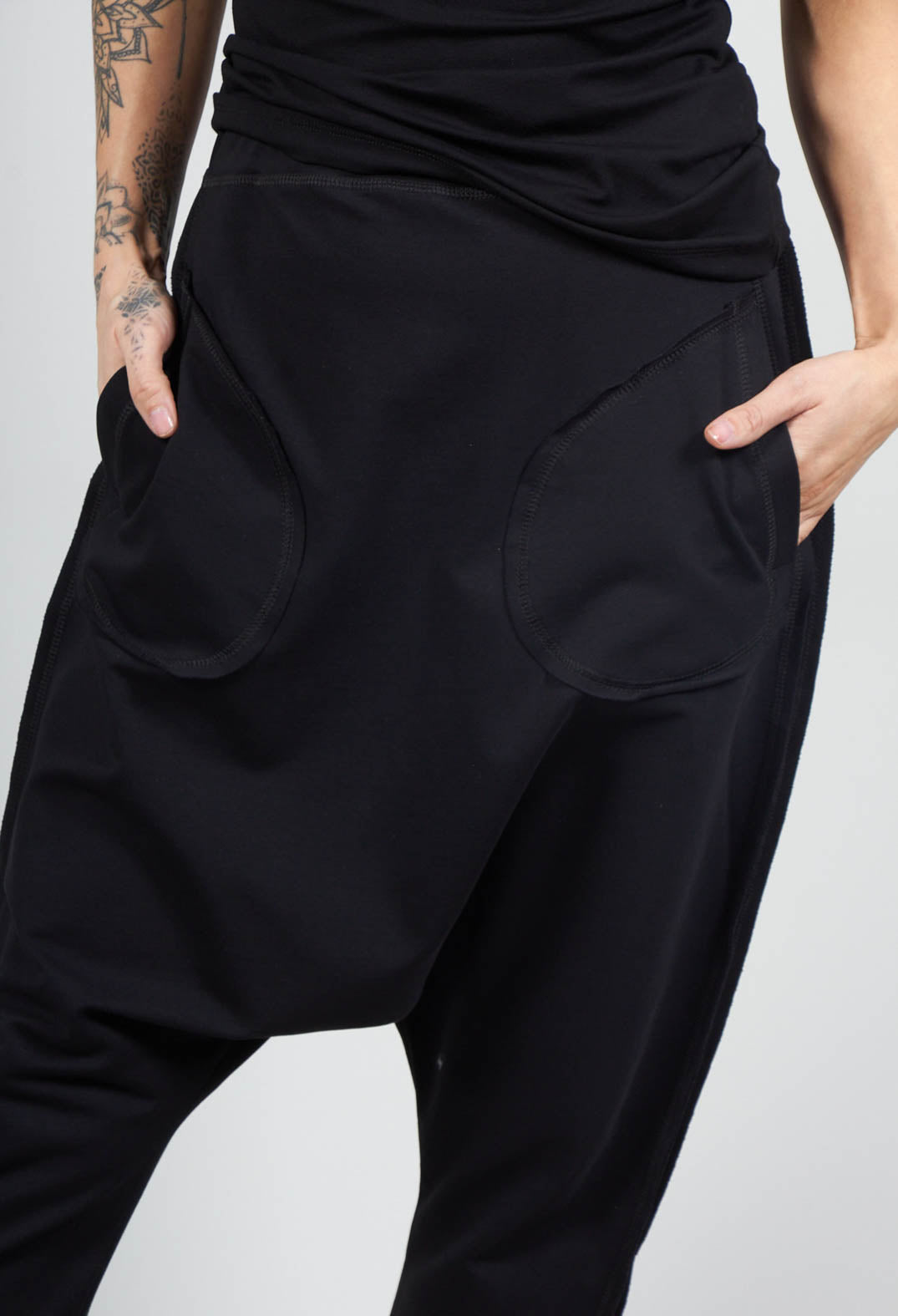 Noma Trousers in Black