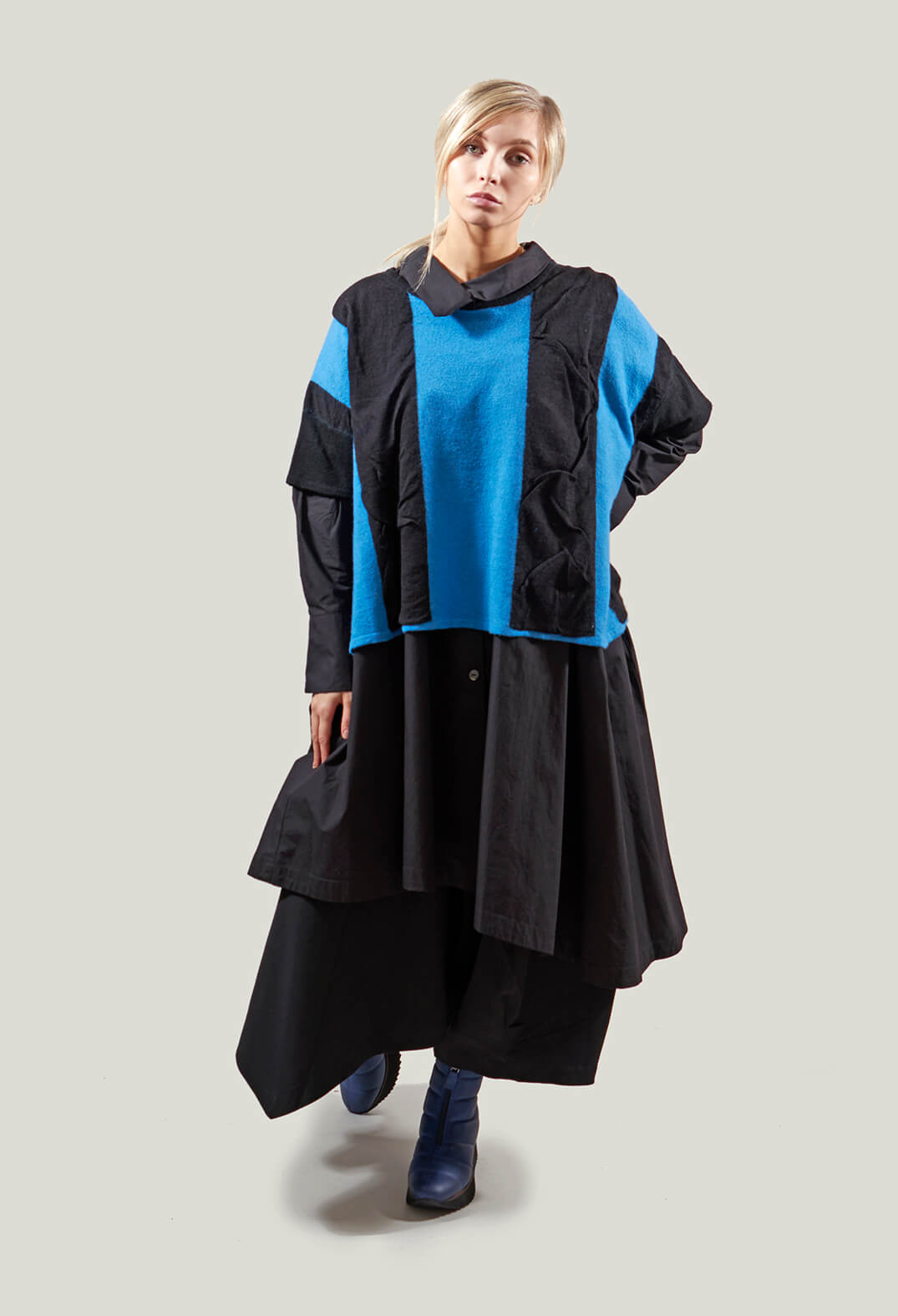 Striped Knitted Top in Black / Blue