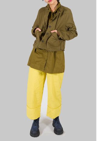Cropped Long Sleeved Jacket in Oliva