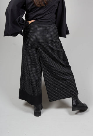 Wide Leg Trousers with Pattern in White/Black