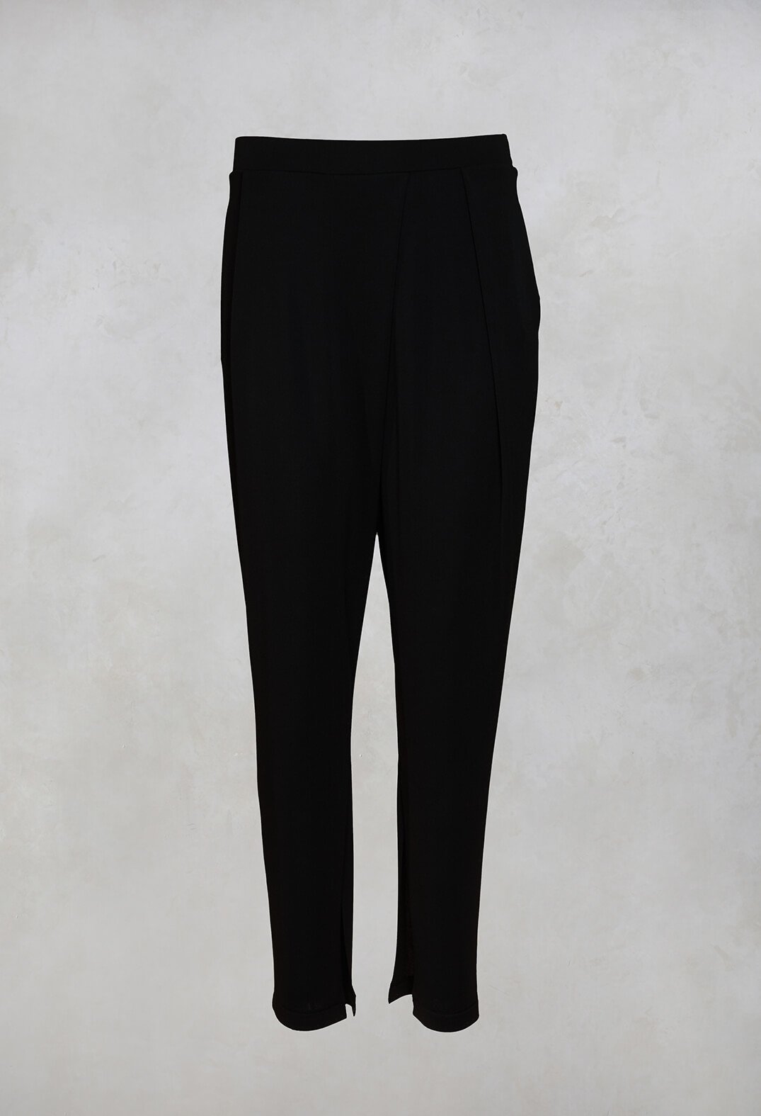 Pants Vemi7 in Black