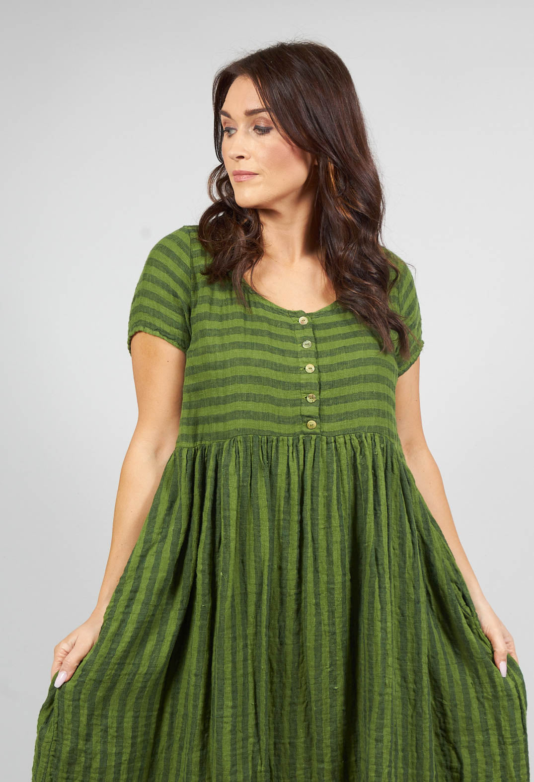 Paradeins Dress in Kasper Green