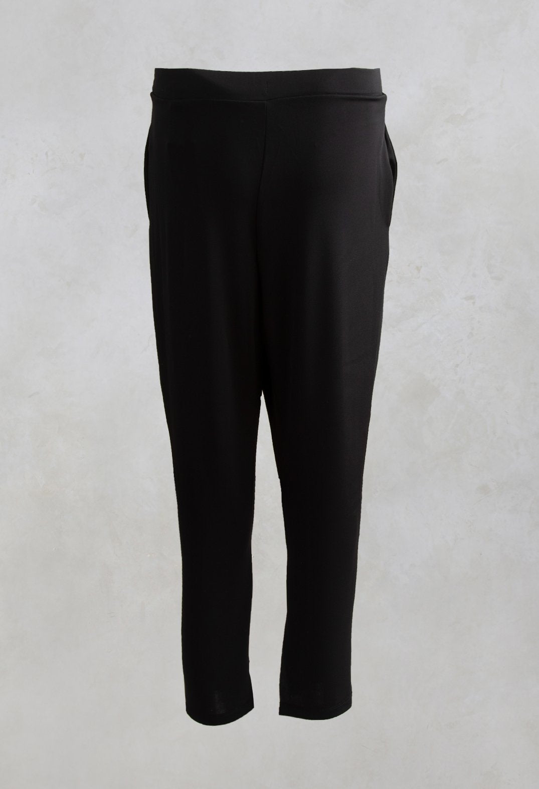 Peg Trousers Pants Vemi7 in Black