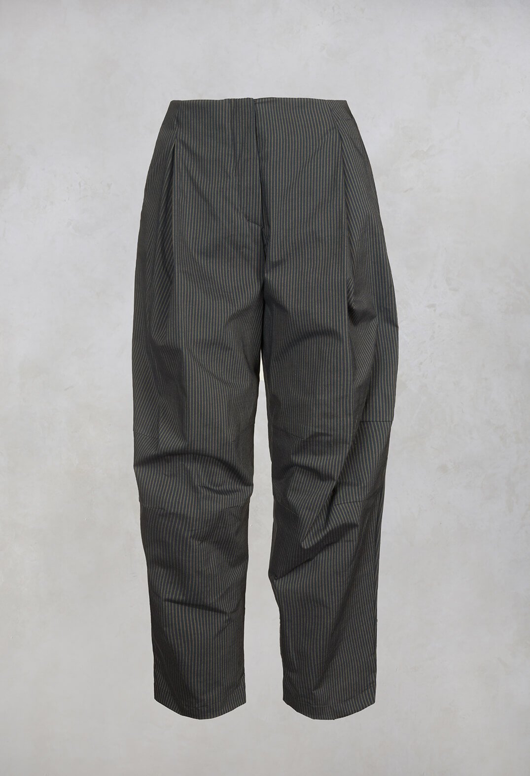 Peg Trousers in Grey