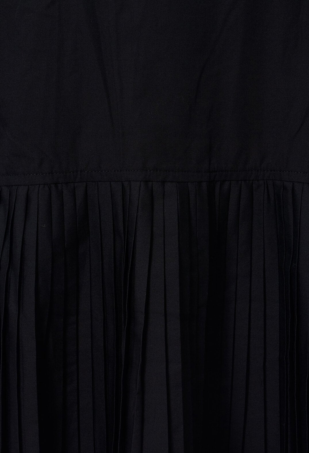 Pleated Back Shirt in Black