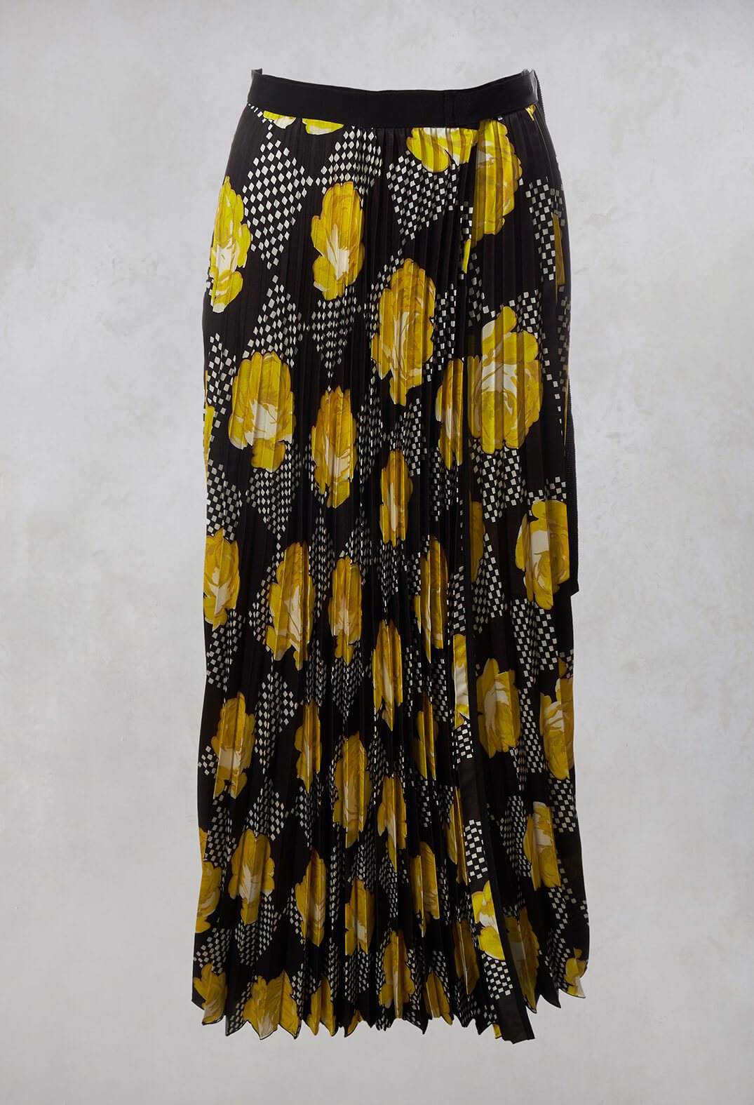 Beatrice B pleated midi skirt in yellow