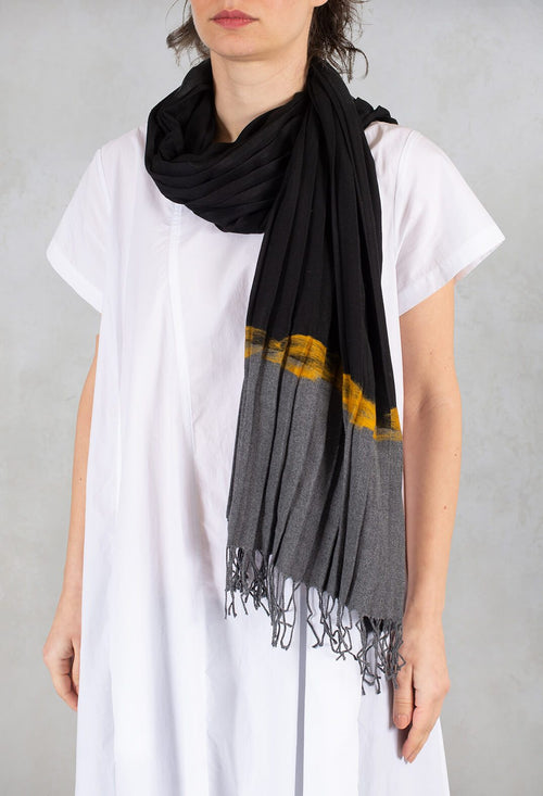 Pleated Scarf in Black/Grey