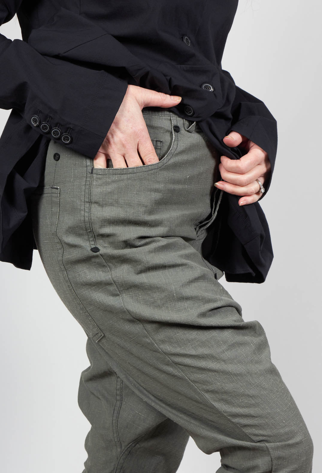 Relaxed Trousers in Alge