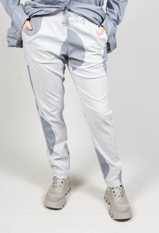 Skinny Fit Trousers with Pockets in Water Print