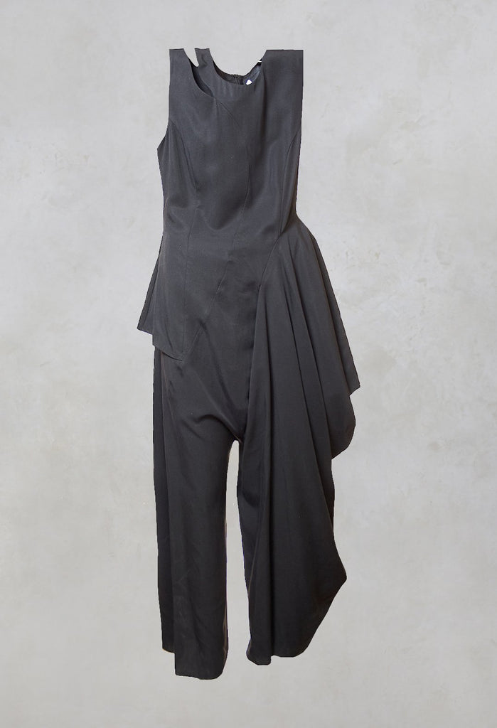 Sleeveless Jumpsuit in Nero