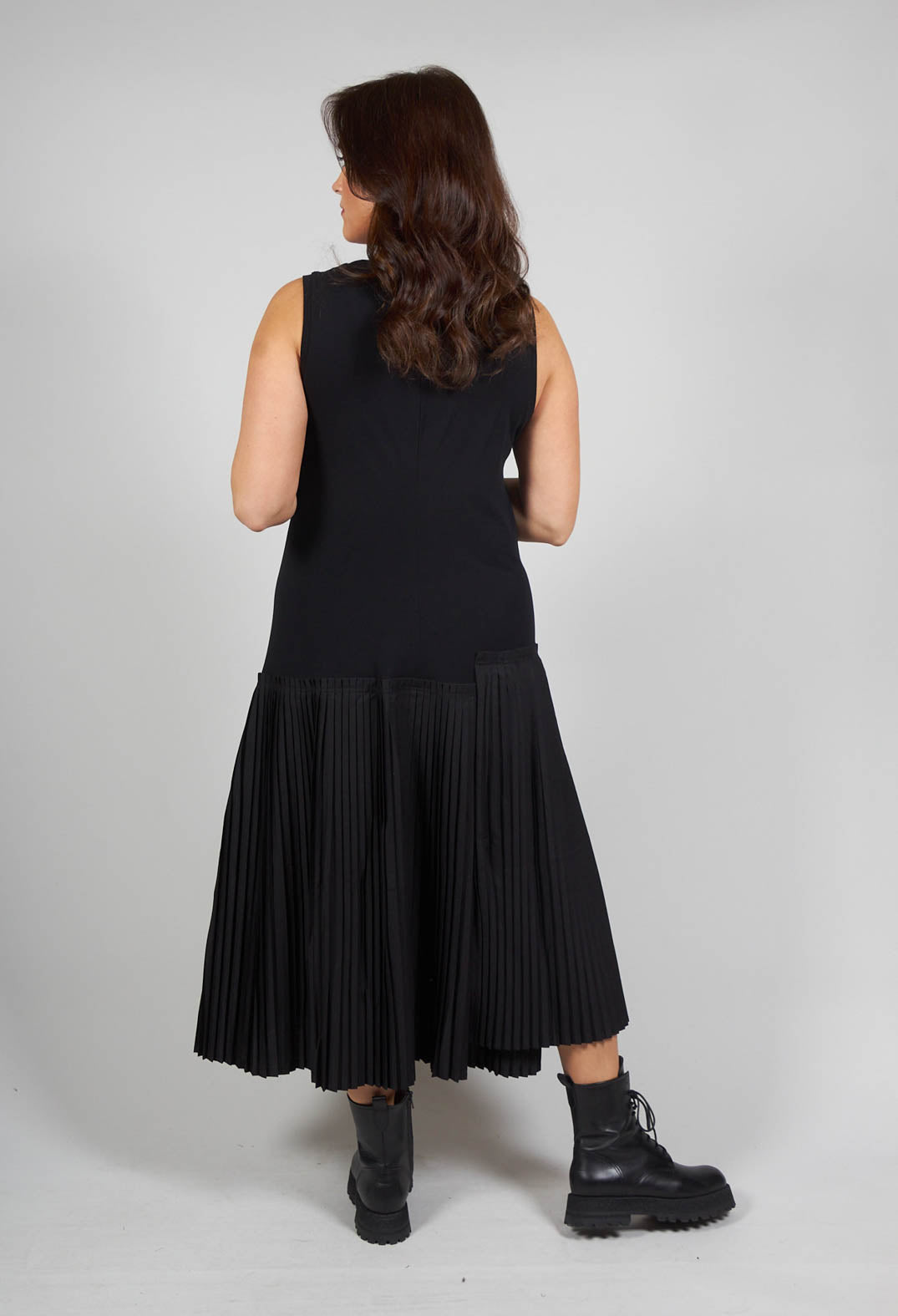 Sleeveless Pleated Dress in Black
