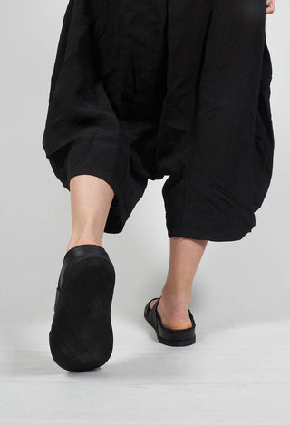 Slip on Sandal in Gasoline Nero