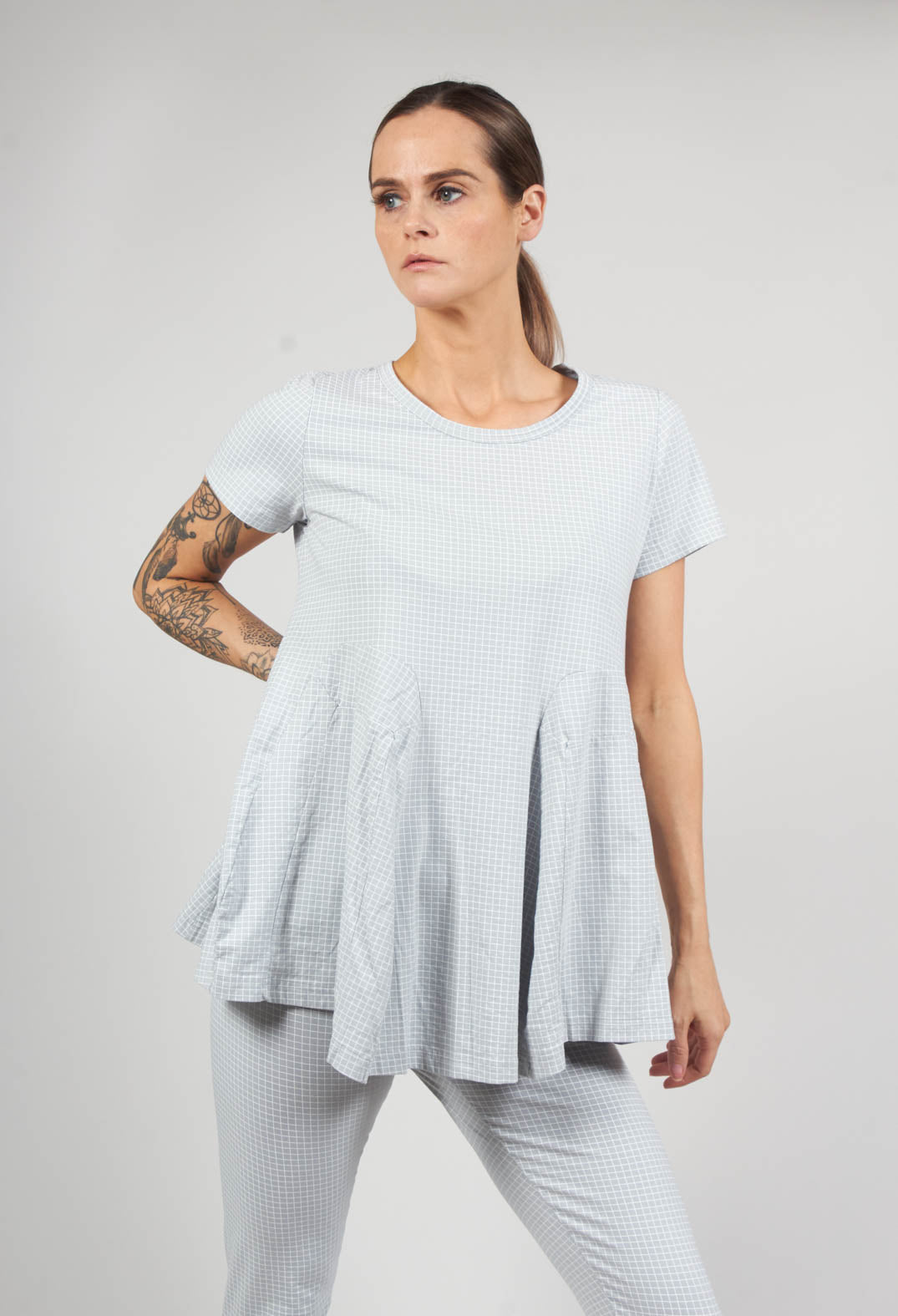 T-Shirt with Flared Hemline in Ice Print