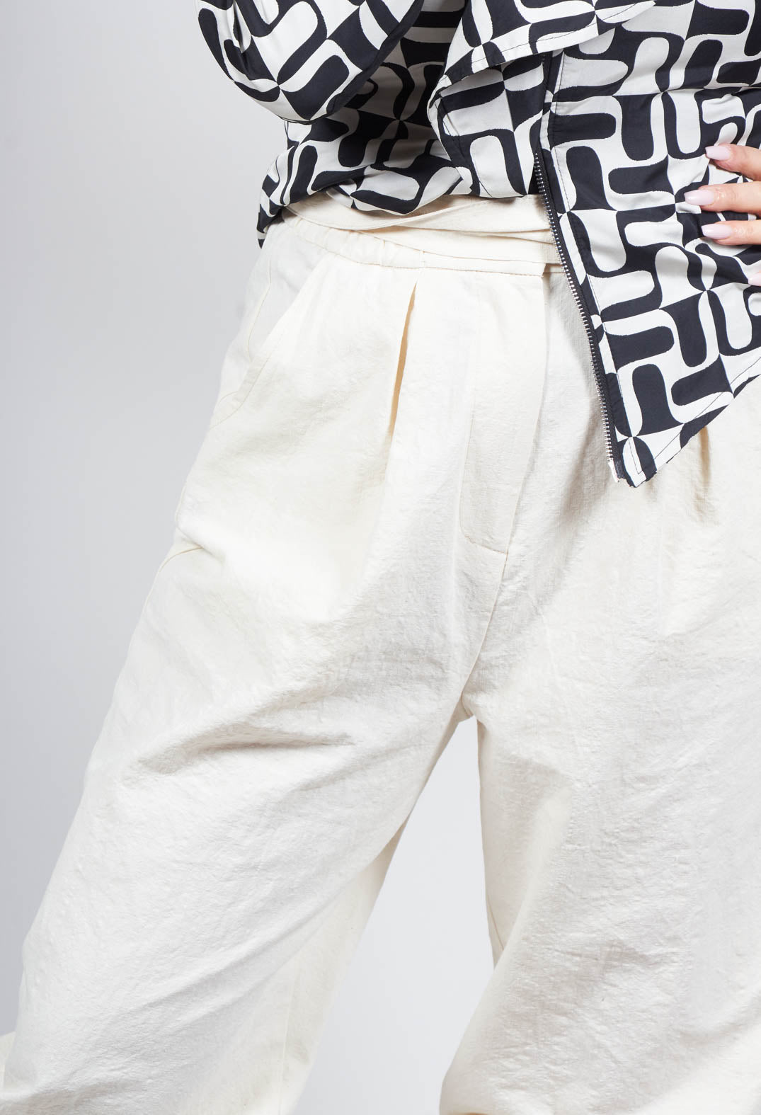 Tapered Trousers with Faux Braces in Bianco