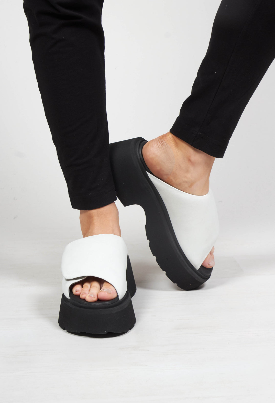 Thick Velcro Strapped Sandal in Gasoline Bianco Ottico