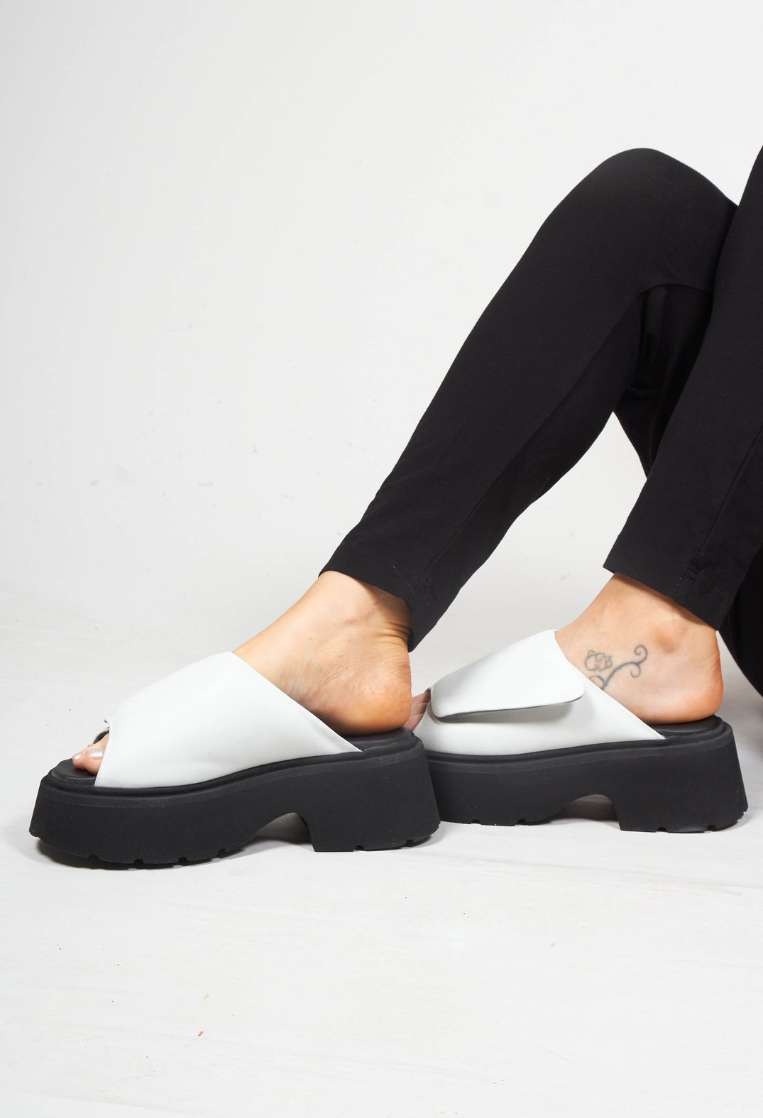 Thick Velcro Strapped Sandal in Gasoline Bianco Ottico