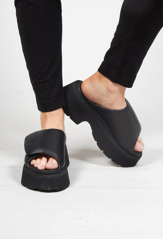 Thick Velcro Strapped Sandal in Gasoline Nero