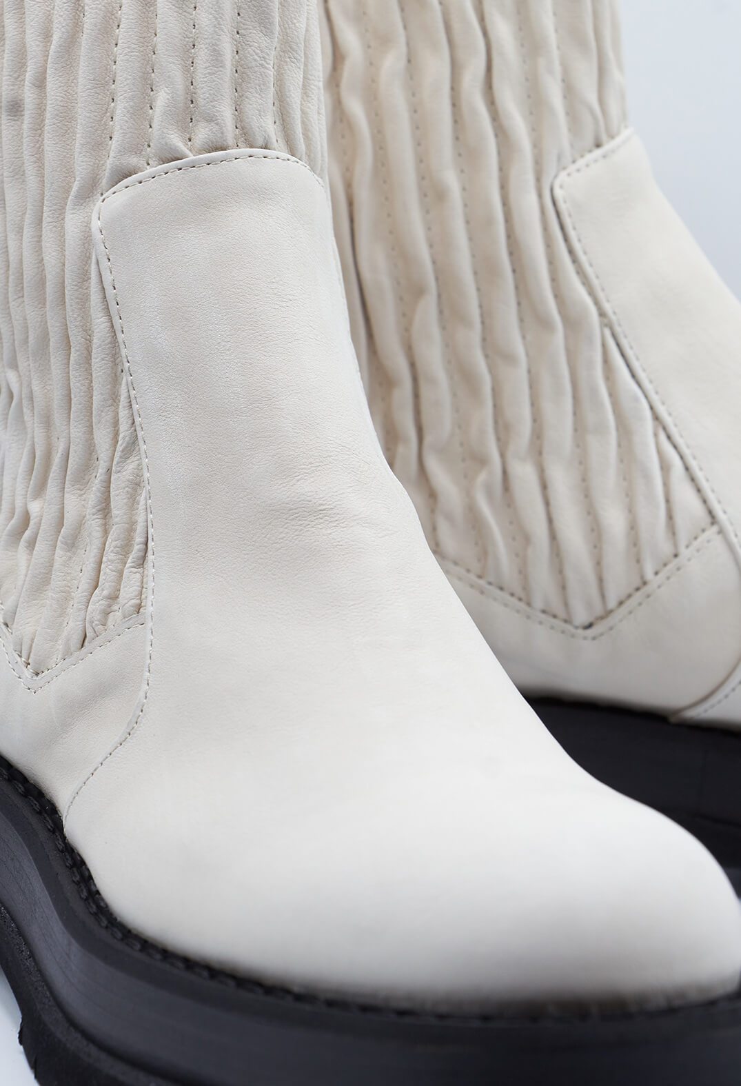 Tronchetto Fuco Boots in Gesso