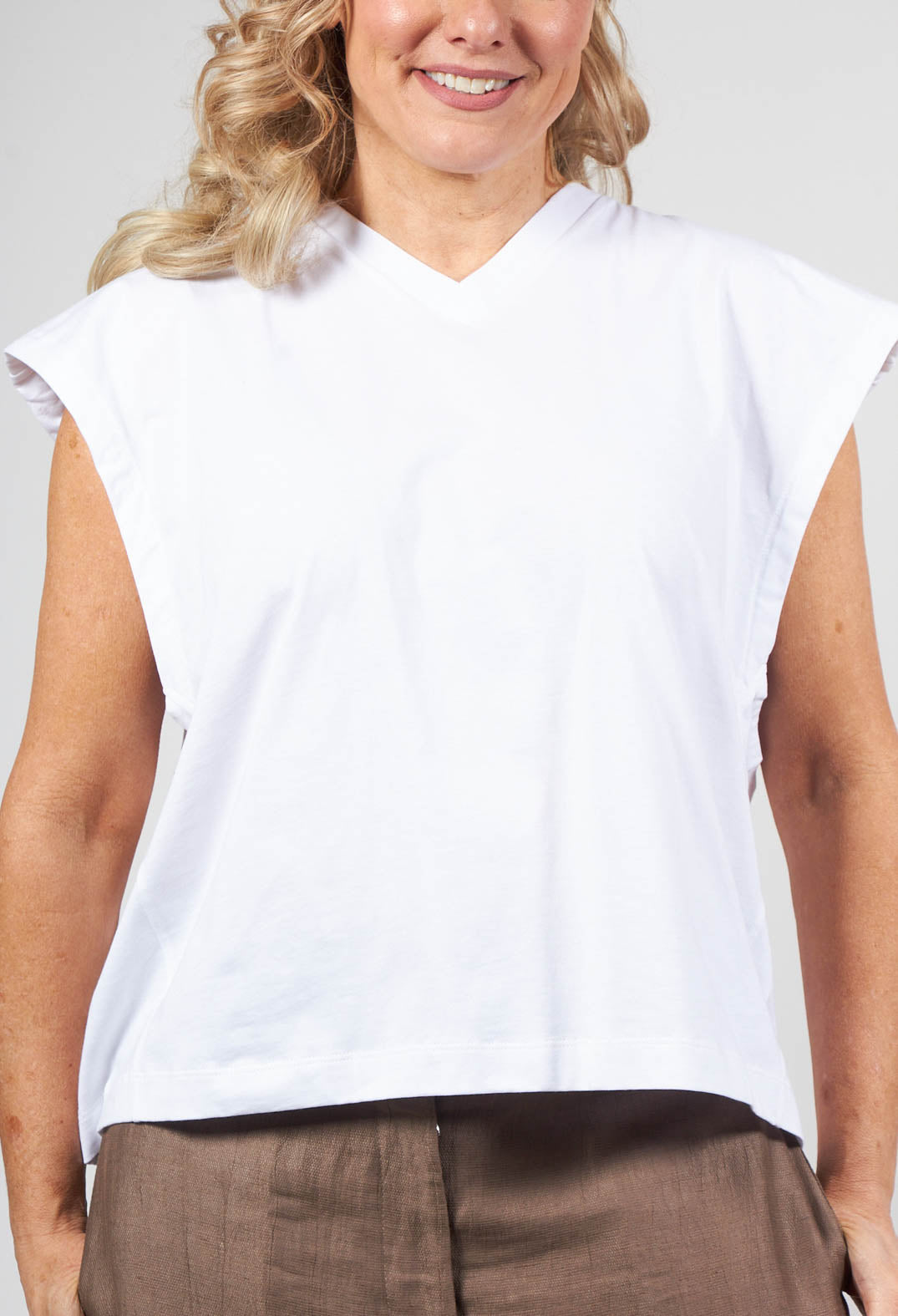 V- Neck Jersey Top Quinotauro in Bianco